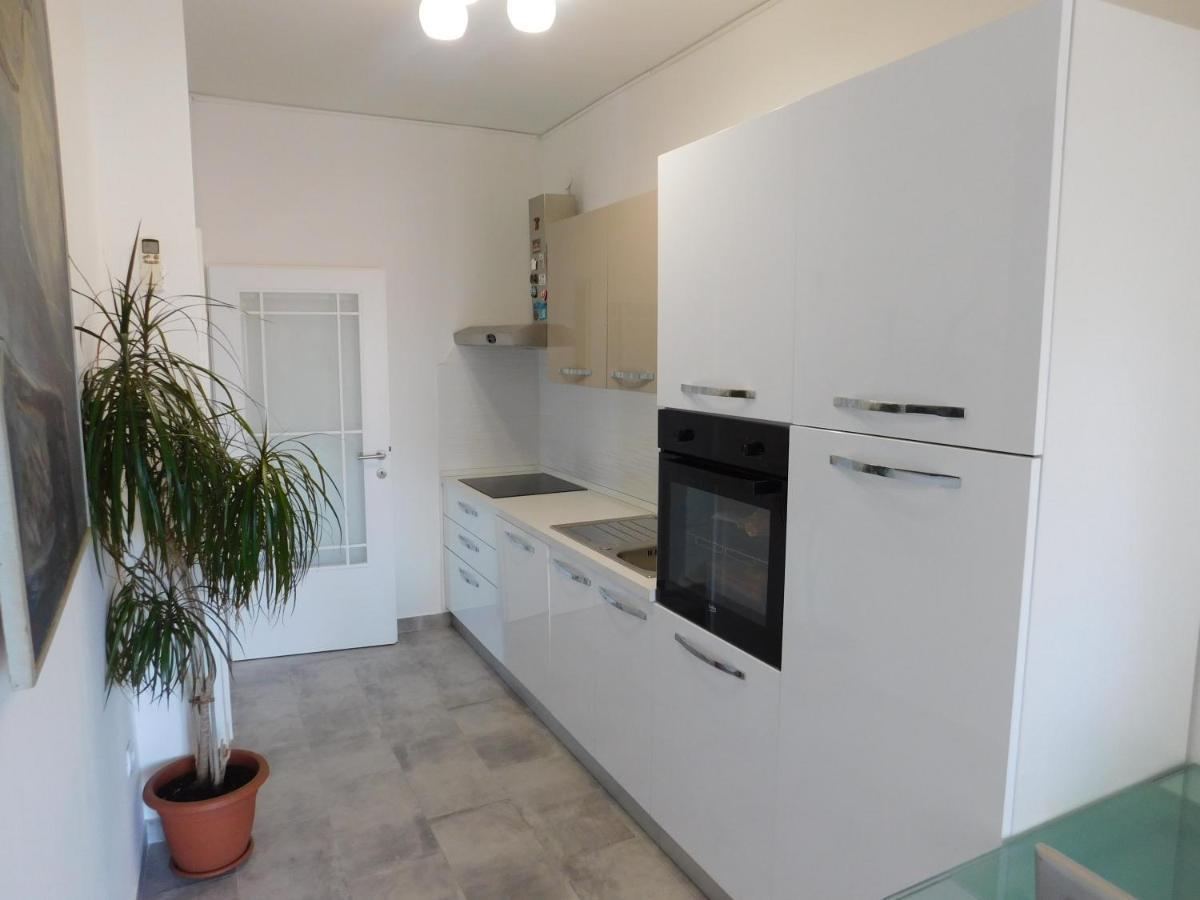 ספליט Great View Comfortable Apartment Whit Free Parking מראה חיצוני תמונה